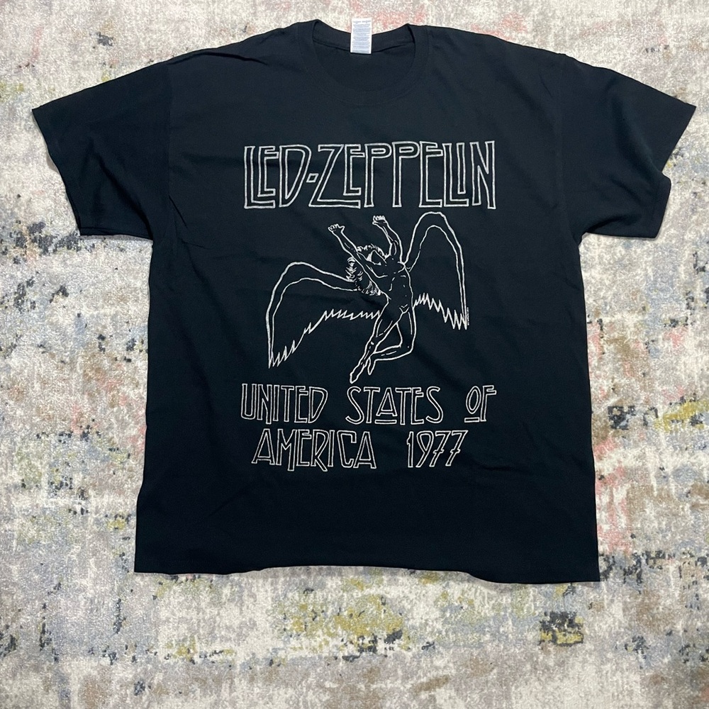 Gildan Led Zeppelin black Graphic Tee